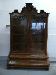 Vitrinenschrank, Barock