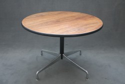 Tisch 'Segmented Table'