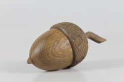 Eichel aus Holz