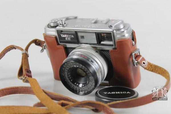Kamera mit Tasche