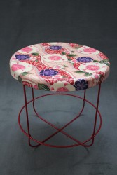 Hocker Blumenmuster
