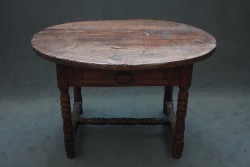 Holztisch