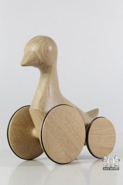 Holzente auf Rädern