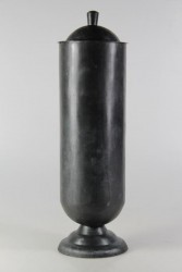 Vase mit Deckel