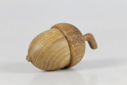 Eichel aus Holz (hell)