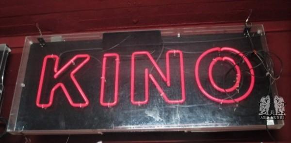 Neonschrift 'Kino'