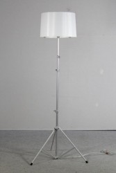 Stehlampe