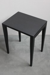 Beistelltisch, dunkles Holz