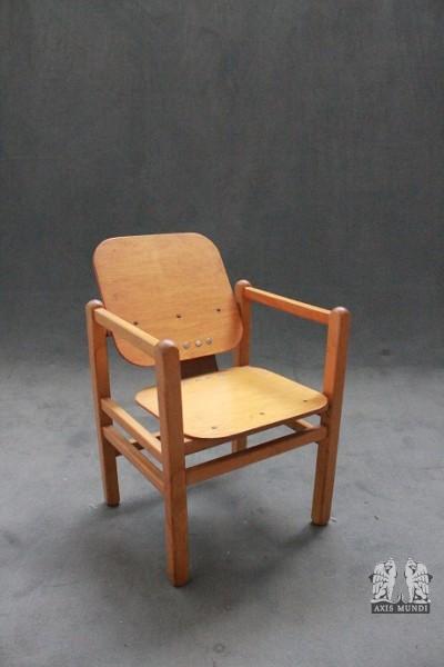 Holzstuhl für Kinder