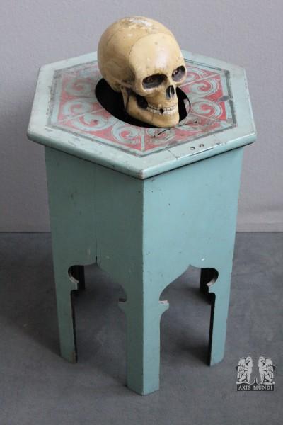 Beistelltisch Totenkopf 20er