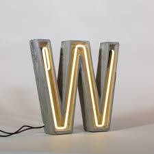 Neonbuchstabe W