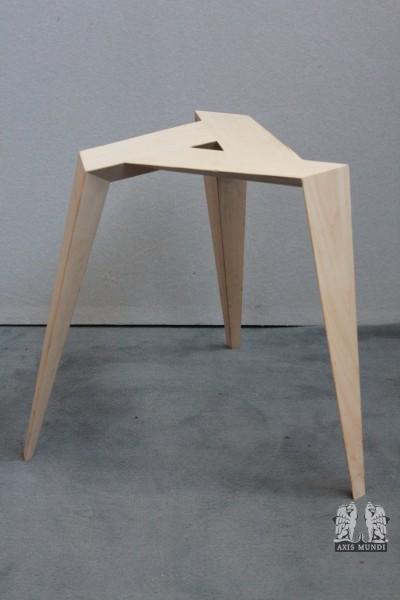 Hocker Dreifuß