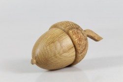 Eichel aus Holz