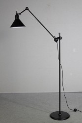 Stehlampe
