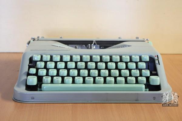 Schreibmaschine Hermes
