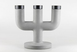 Kerzenständer 'Weight Here'