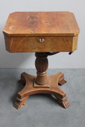 Beistelltisch, Antik