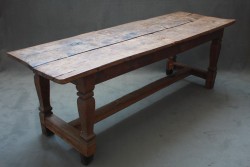 Holztisch